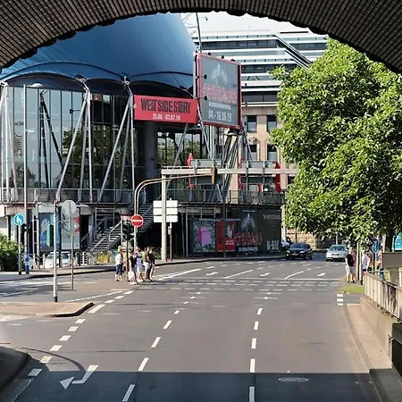 Hostal Cologne Hostel *